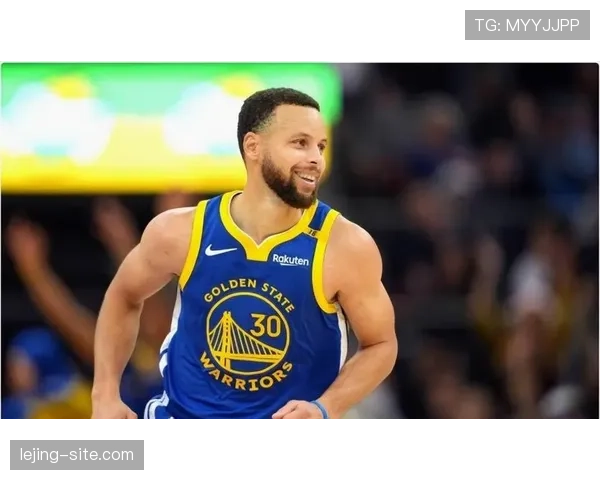 库里挡拆拉开空间提升三分效率，区别于传统单打打法