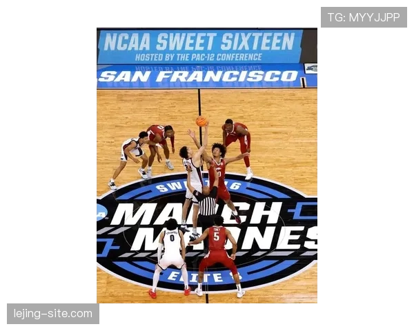 杰伦·威廉姆斯利用挡拆创造空位三分，大幅提升关键时刻得分效率