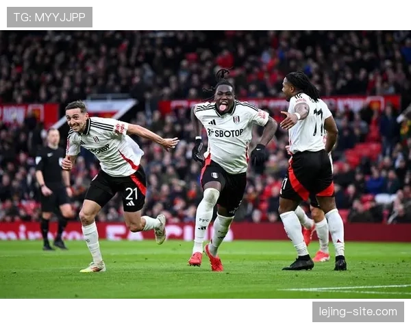 B费无球跑动与前插进攻解析